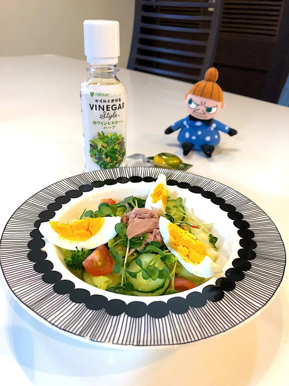 Snapdishの料理写真:VINEGAR Style をかけて、朝食にシンプルサラダ🥗✨|NOBUちえさん