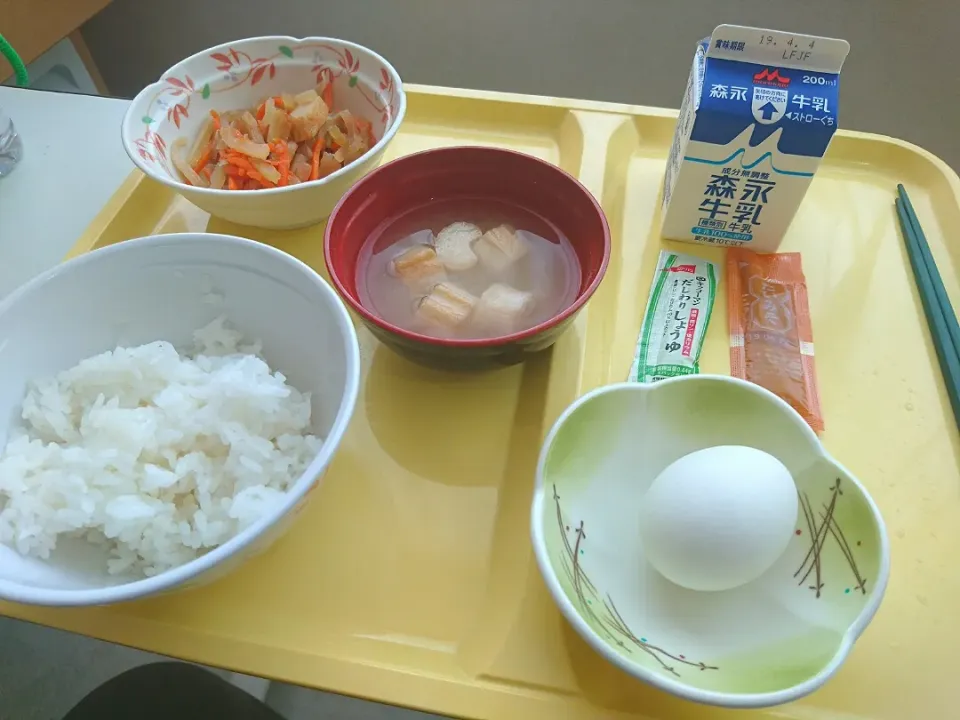 米飯150g&味噌汁&温泉卵・だしわり醤油&大根金平&たいみそ&牛乳|まぐろさん