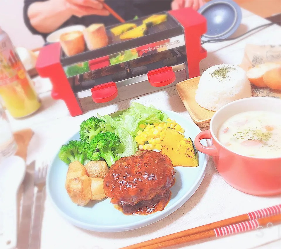 3/30 夜ご飯🍴ハンバーグプレート🍻|☁︎s*a ☁︎さん