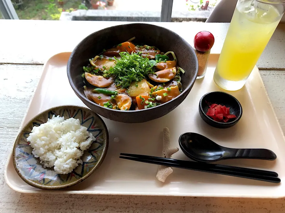 八重山そばカレー味 ドリンクセット(シークヮーサー)|しのぶさん