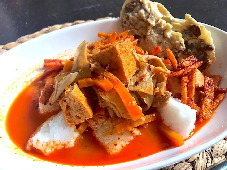 Lontong sayur|yeni kartikasariさん