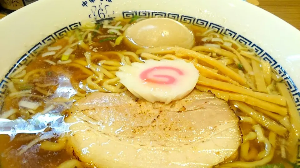 【2019年3月オープン】
中華そば 六感堂
中華そば・白（手もみ麺、680円）
＋味玉（120円）
＠池袋
19060|大脇さん