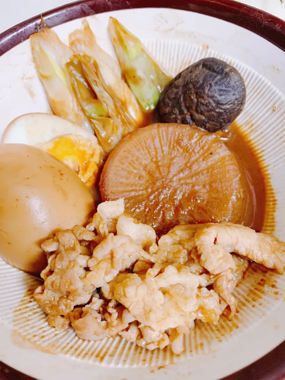 Snapdishの料理写真:豚肉と大根の味噌煮|たにぐちほまれさん