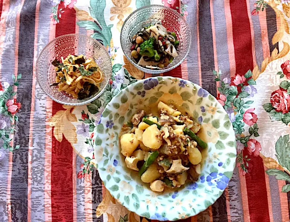 坦々肉じゃが、鳥ササミと切り干し大根の胡麻酢サラダ、アンチョビひじき|Ayuさん