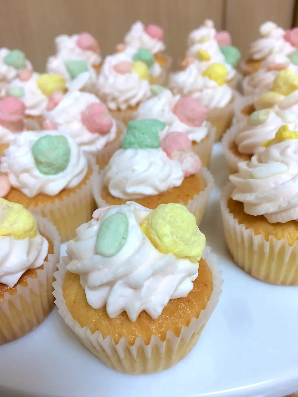 Sakura cream mini cupcakes|cheesyさん