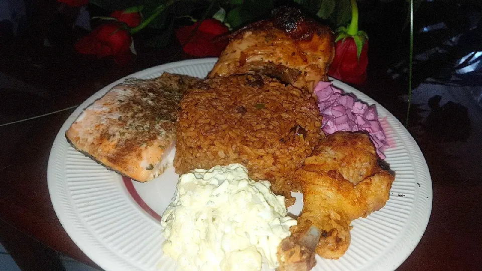 Grilled Salmon Baked Barbeque Chicken with Peas n Rice Beets and Creamy Potato Salads.|Juan Simmsさん