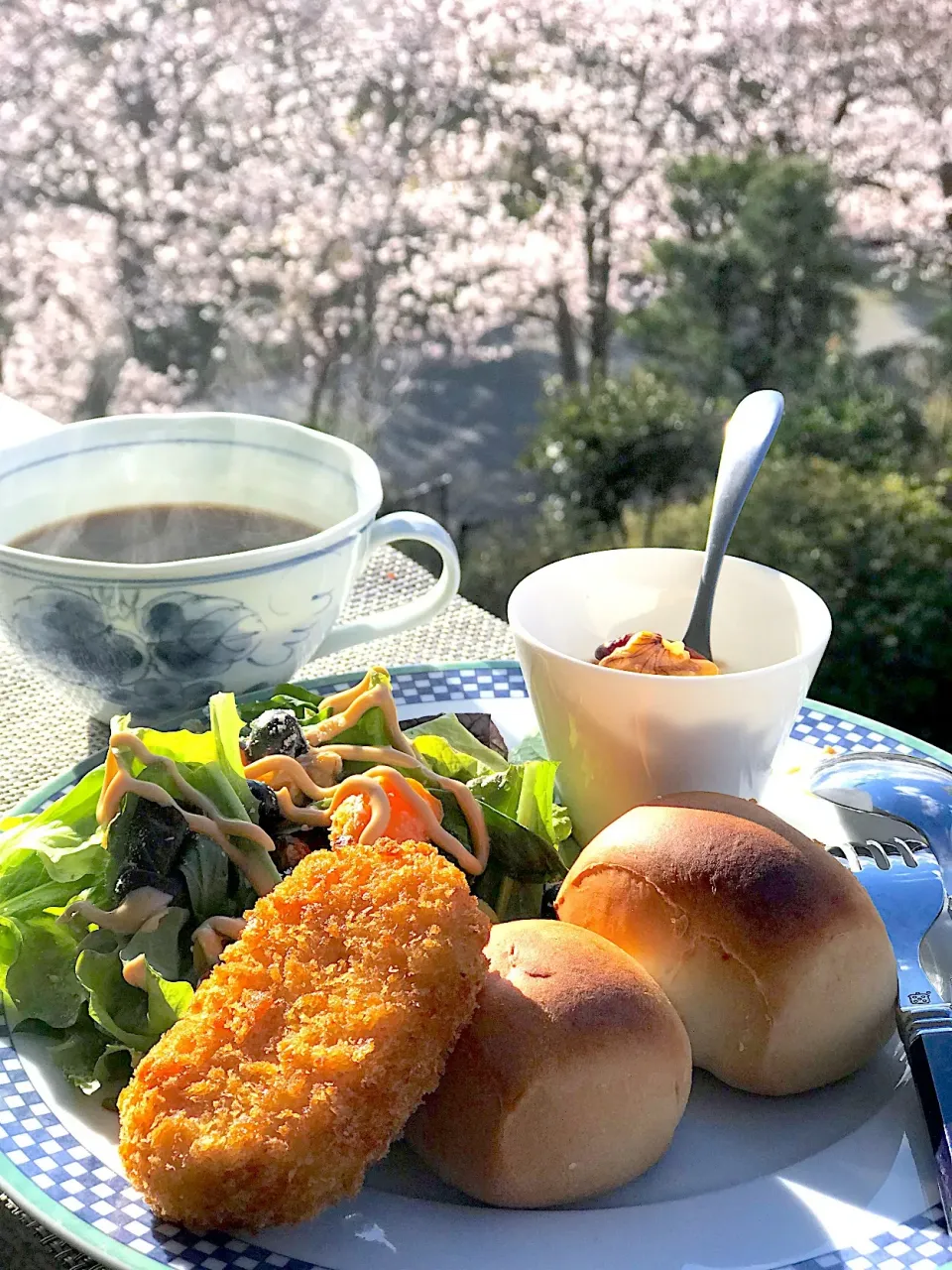 平成から新元号発表の4／１さくら満開🌸
朝ごはん|シュトママさん