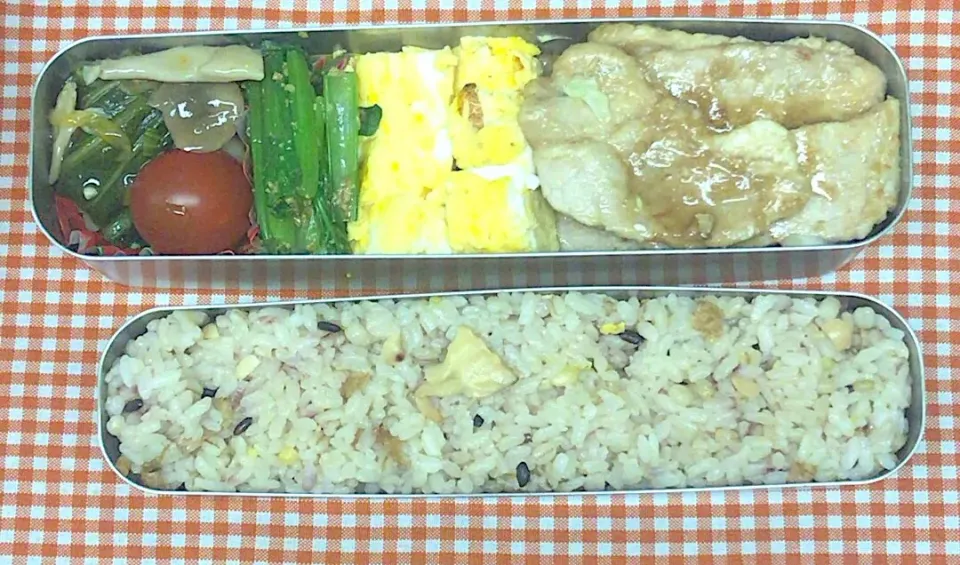 Snapdishの料理写真:お弁当 #生姜焼き  #たけのこご飯|小松菜さん