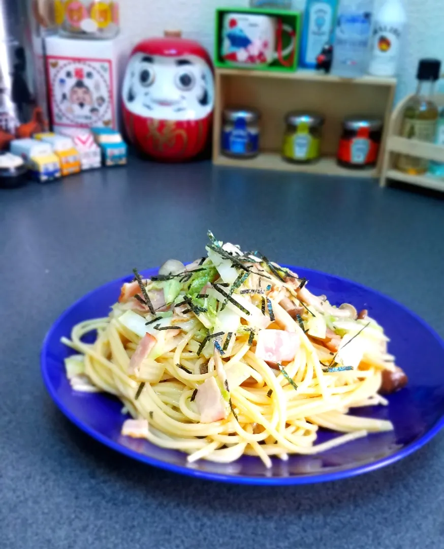 Snapdishの料理写真:白菜としめじの和風パスタ|masaki .fさん