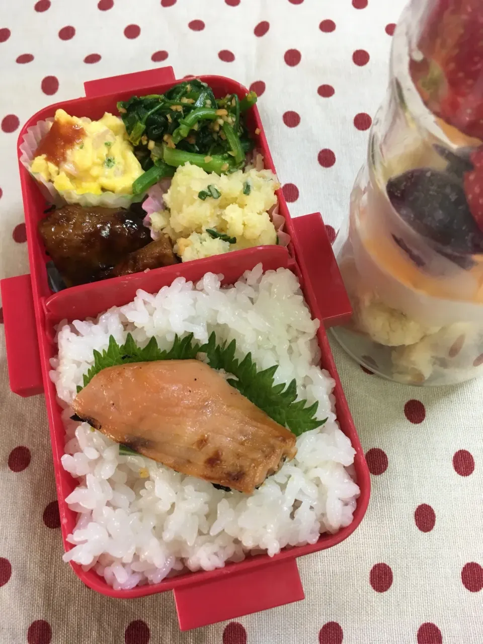 Snapdishの料理写真:4月2日 晴れ渡る空 弁当 w|sakuramochiさん