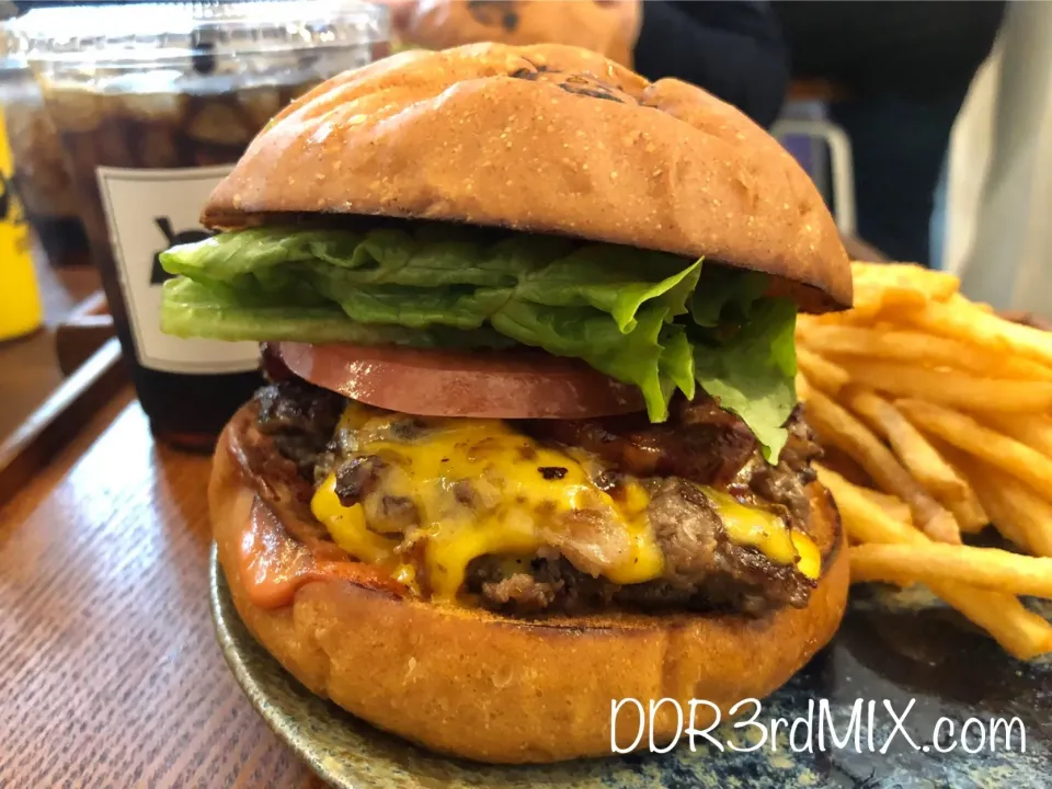 SHOGUN BURGERでベーコンチーズバーガー|ddr3rdmixさん