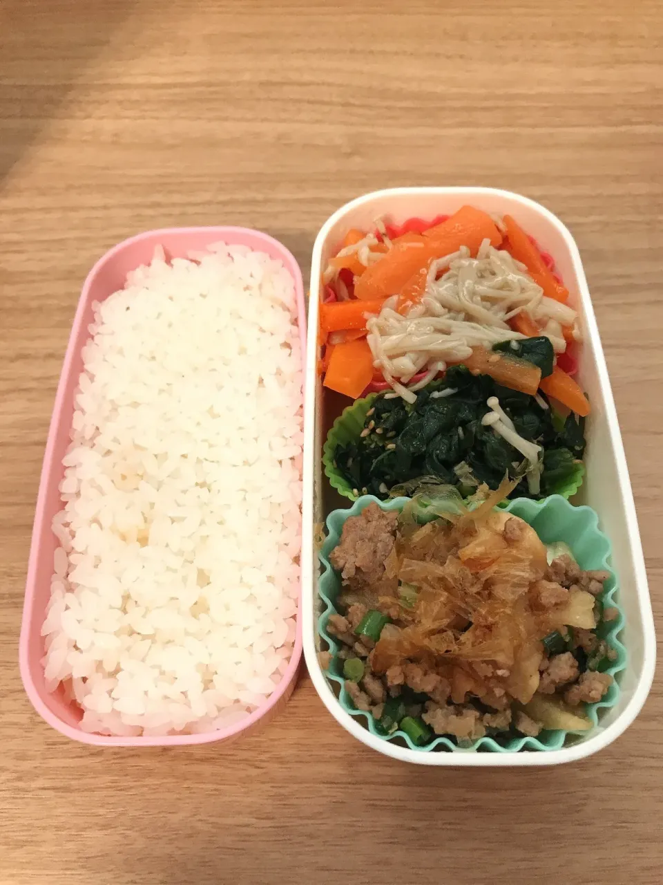 Snapdishの料理写真:今日のお弁当
 #にんじん  #えのき  #ほうれん草  #はんぺん|もんたさん