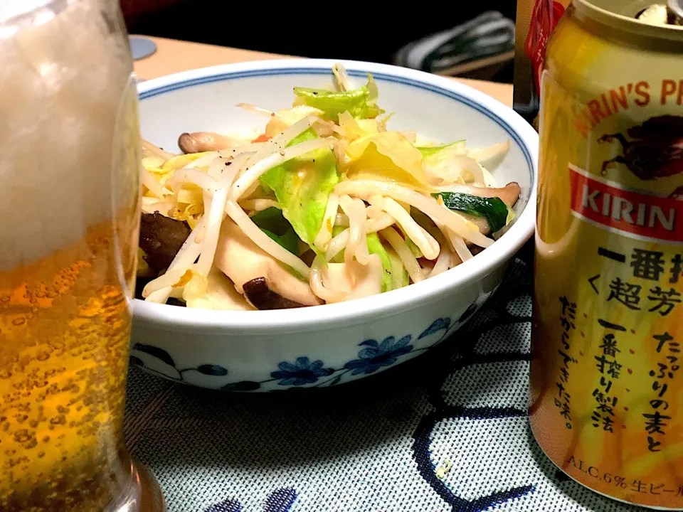 エリンギ入り野菜炒め  #エリンギ #野菜炒め #晩酌 #ビール #キリン一番搾り超芳醇 #超芳醇|sakumaさん