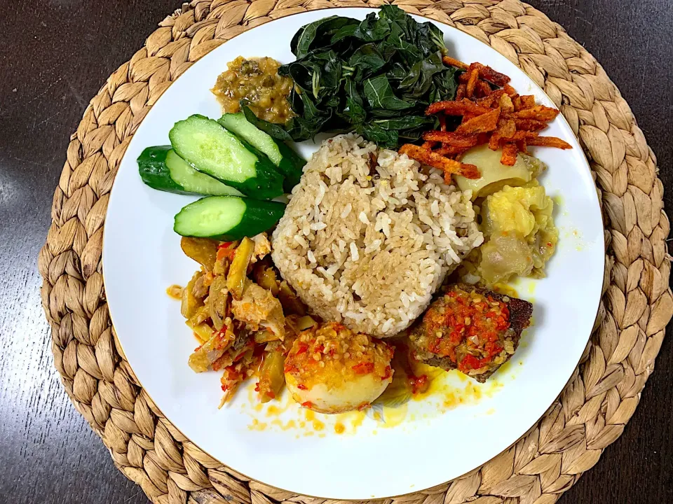 Snapdishの料理写真:Nasi Padang|yeni kartikasariさん