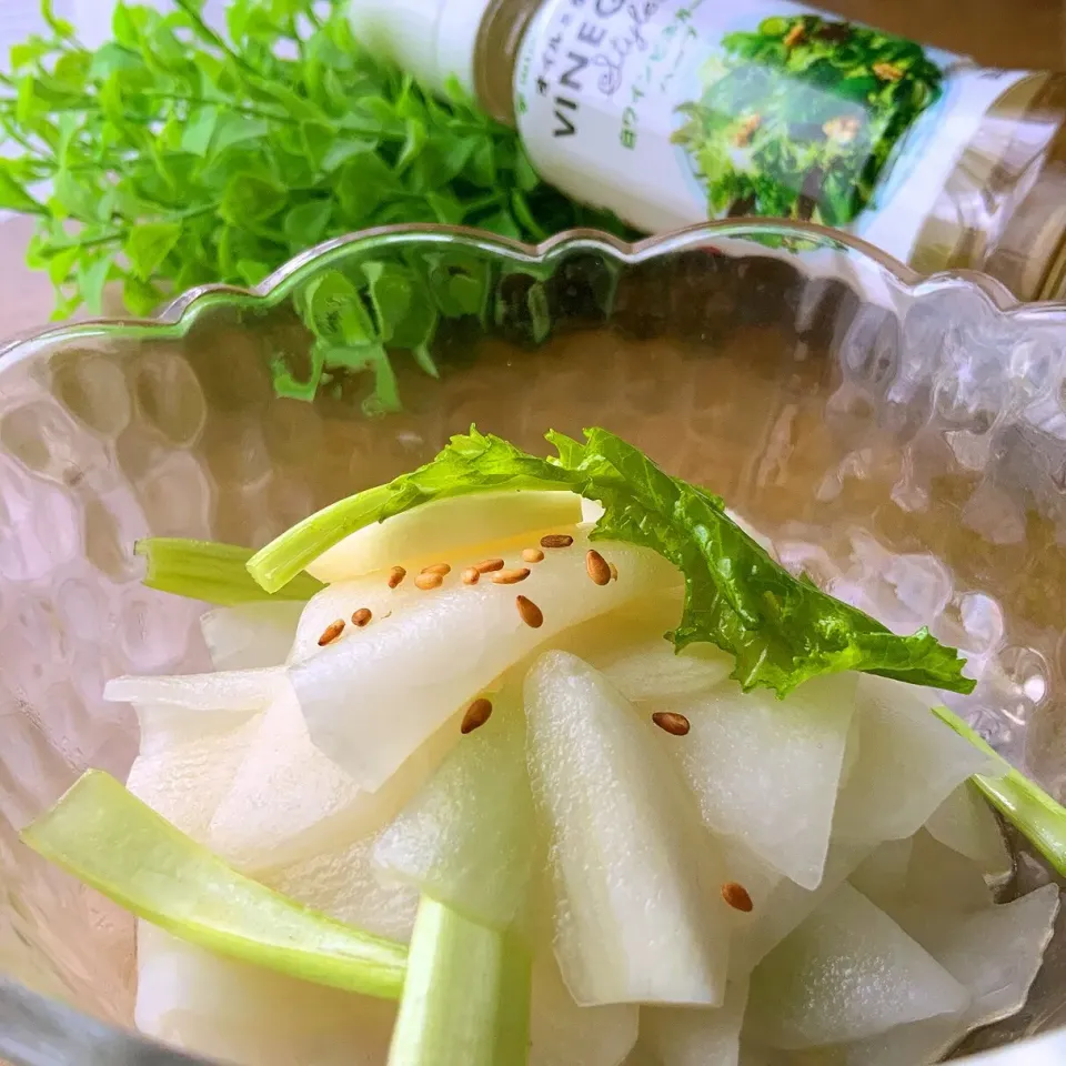 カブとにんにくのごま油と白ワインビネガー和え|9421beruさん