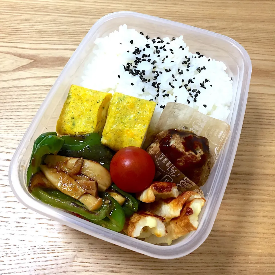 Snapdishの料理写真:水曜日の旦那さんのお弁当☺︎ #お弁当記録   #青のり入り卵焼き  #ピーマンとエリンギ炒め  #ハンバーグ  #マヨちーちく|むさけんさん