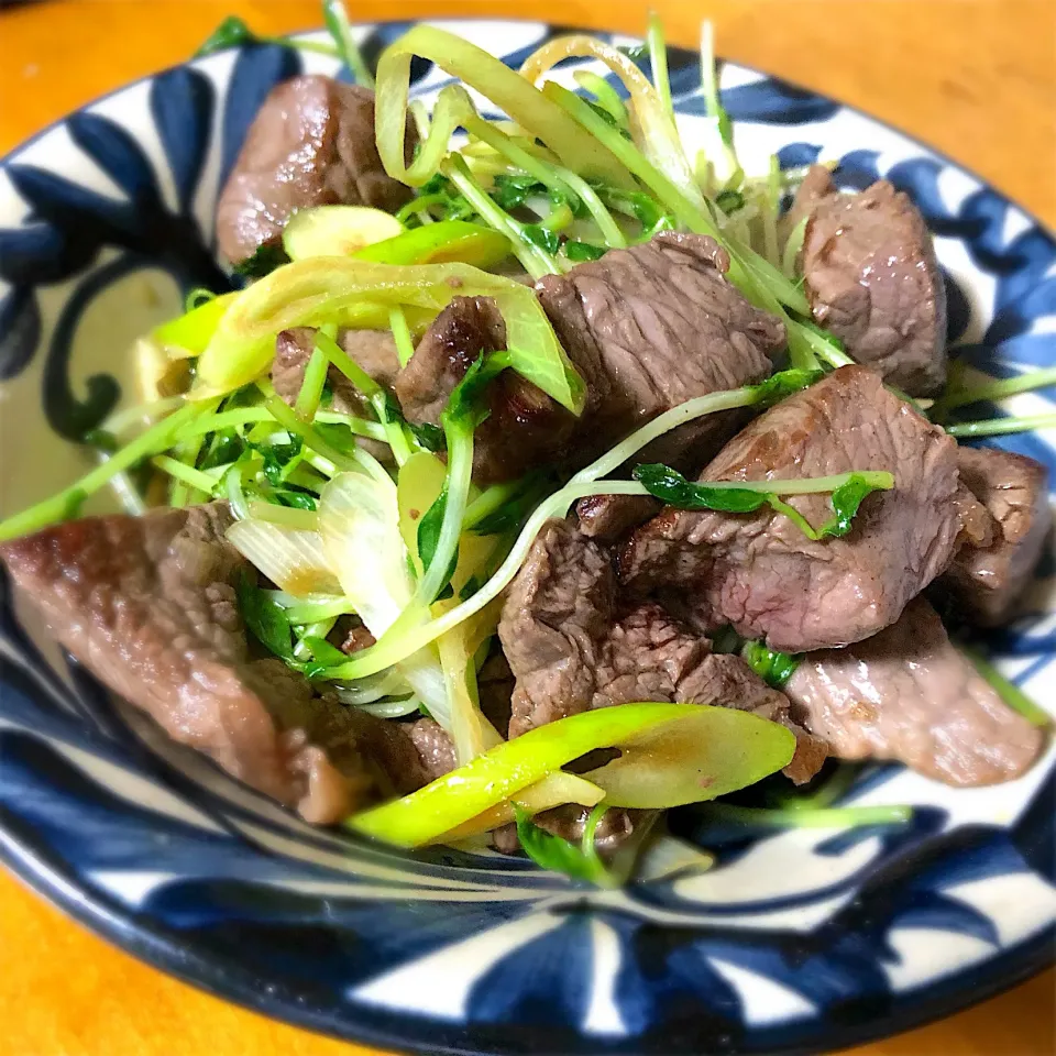 牛肉と豆苗の炒め物|沖縄「ピロピロ」ライフさん