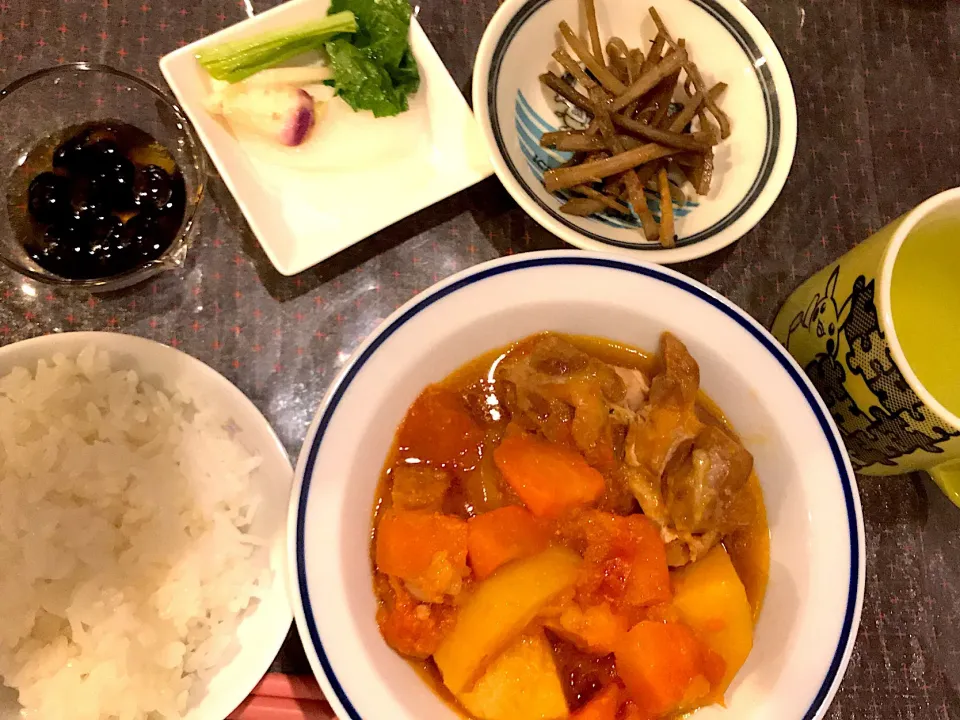 トマト鶏じゃが🍅  きんぴらゴボウ  黒豆甘煮  大根の漬物  煎茶🍵|ch＊K*∀o(^^*)♪さん