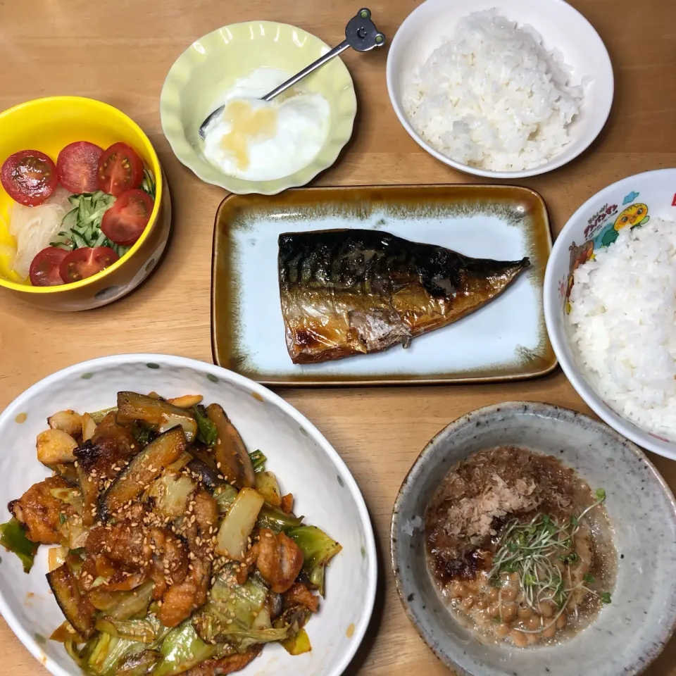 焼鯖🐟豚肉と茄子キャベツのトマトソース炒め|Makokoさん