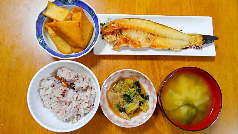 ３月２１日　鯛　厚揚げの煮物　レタスと大葉のごまのりサラダ　大根のお味噌汁|いもこ。さん