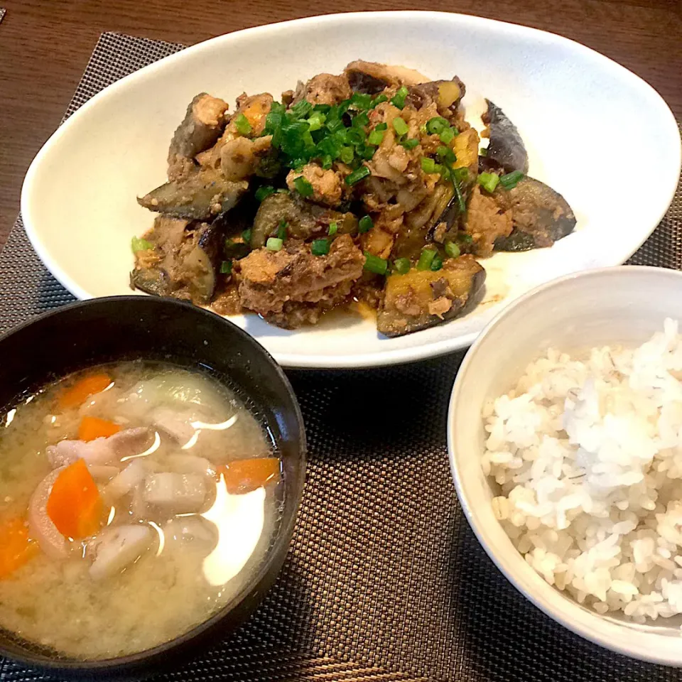 Snapdishの料理写真:ぽき。さんの料理 ごはんが進む絶品おかず♡鯖缶と茄子のピリ辛味噌炒め。|モスグリーンさん