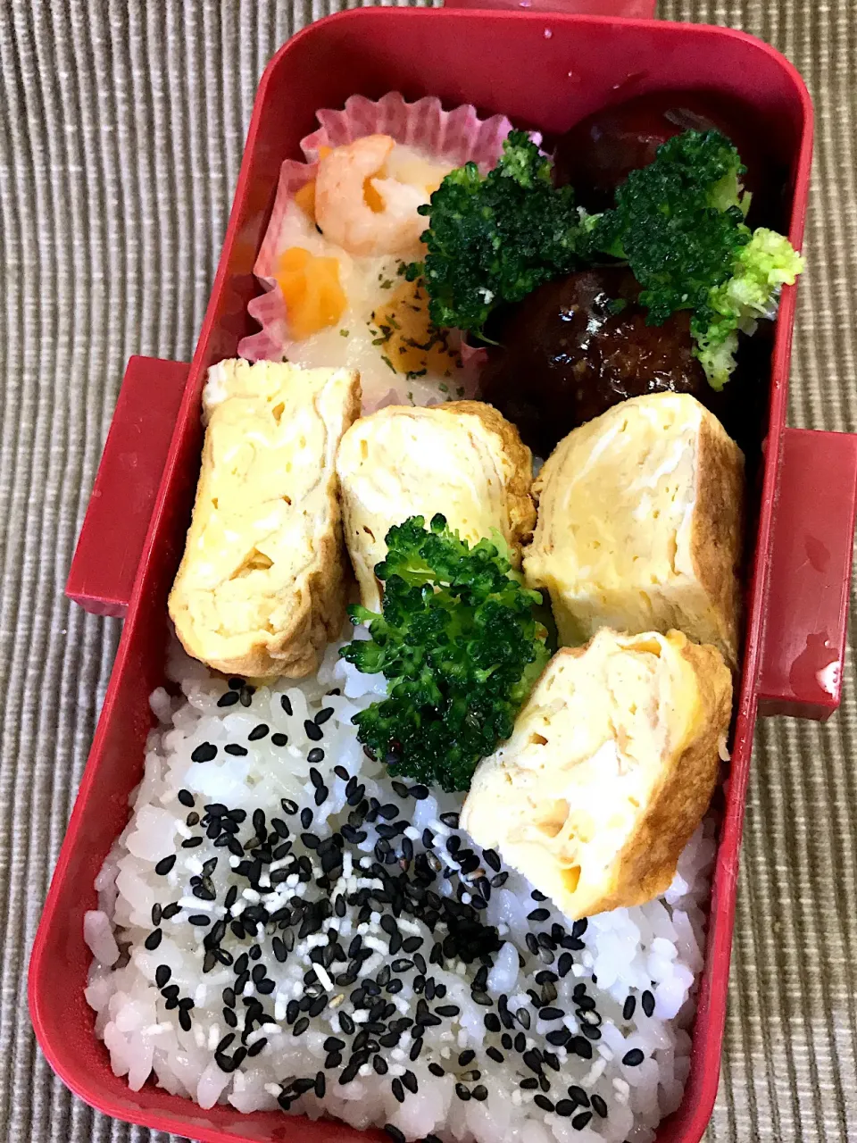 4/4 #春休み弁当  #部活  #中学生女子弁当  #冷凍エビグラタン #卵焼き|みぽりんさん