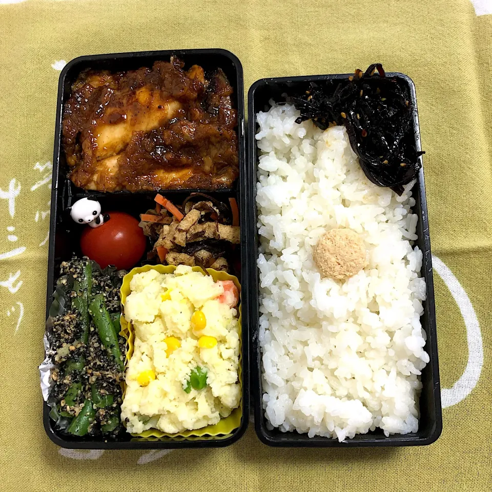 4/4
鰤の味噌焼き
インゲンの胡麻和え
ポテトサラダ
ひじき煮
ミニトマト🍅|aichanさん