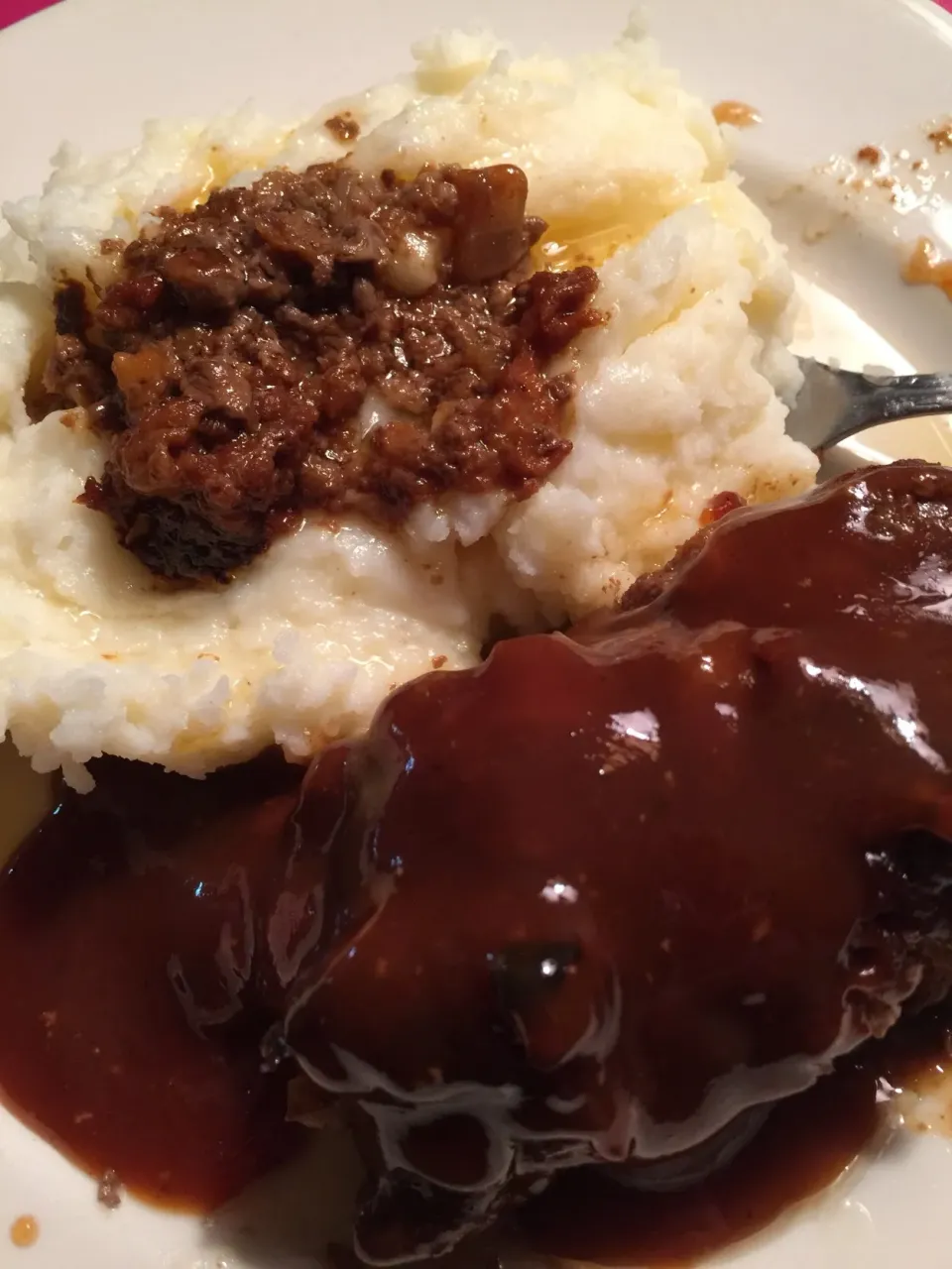 Snapdishの料理写真:Crockpot BBQ meatloaf with mashed potatoes|Kayla Parsleyさん