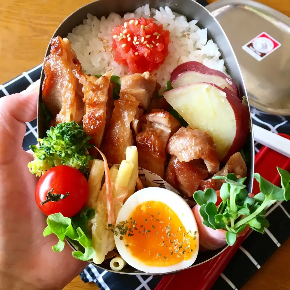 Snapdishの料理写真:鶏もも肉のにんにく醤油付けでお弁当|ajaさん