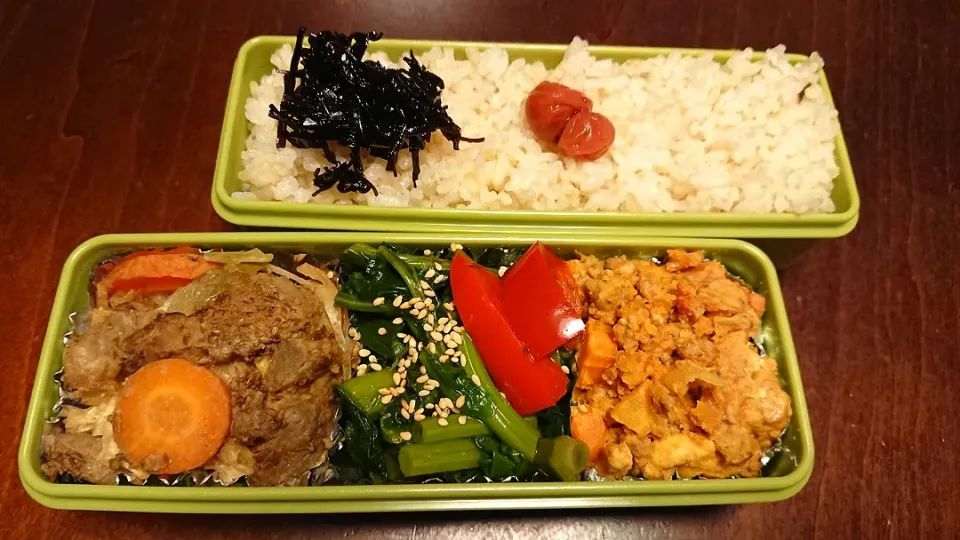 Snapdishの料理写真:豚肉の醤油粕漬け弁当|りょーさん