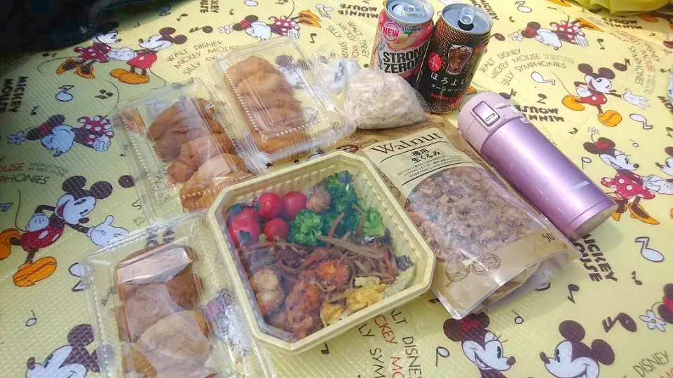 Snapdishの料理写真:お花見弁当|yumiyoshiさん