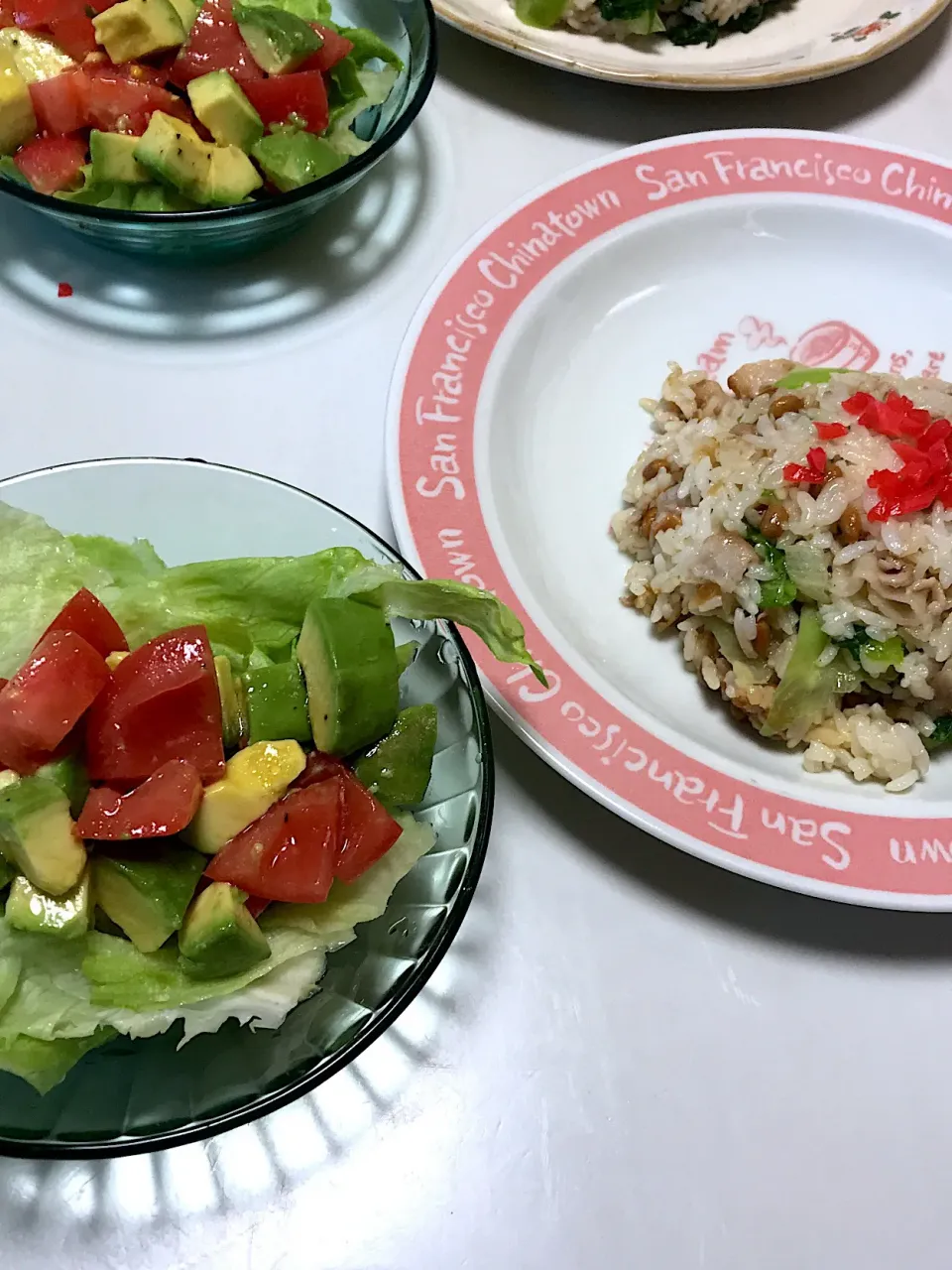 アボカドとトマトのサラダと
レタス納豆チャーハン|hiyokoさん