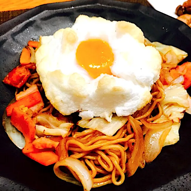 Snapdishの料理写真:焼きそばのエッグインクラウド
フワッフワの卵のっけ🥚
#焼きそば
#エッグインクラウド|あお♡あおさん