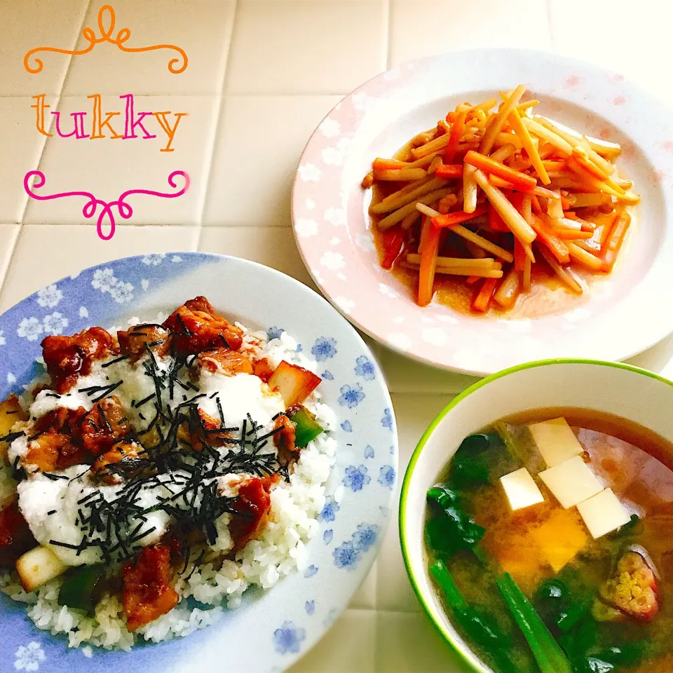 焼き鳥とろろ丼
ウドとナッツのきんぴら
ほうれん草と豆腐の味噌汁|tukkyさん