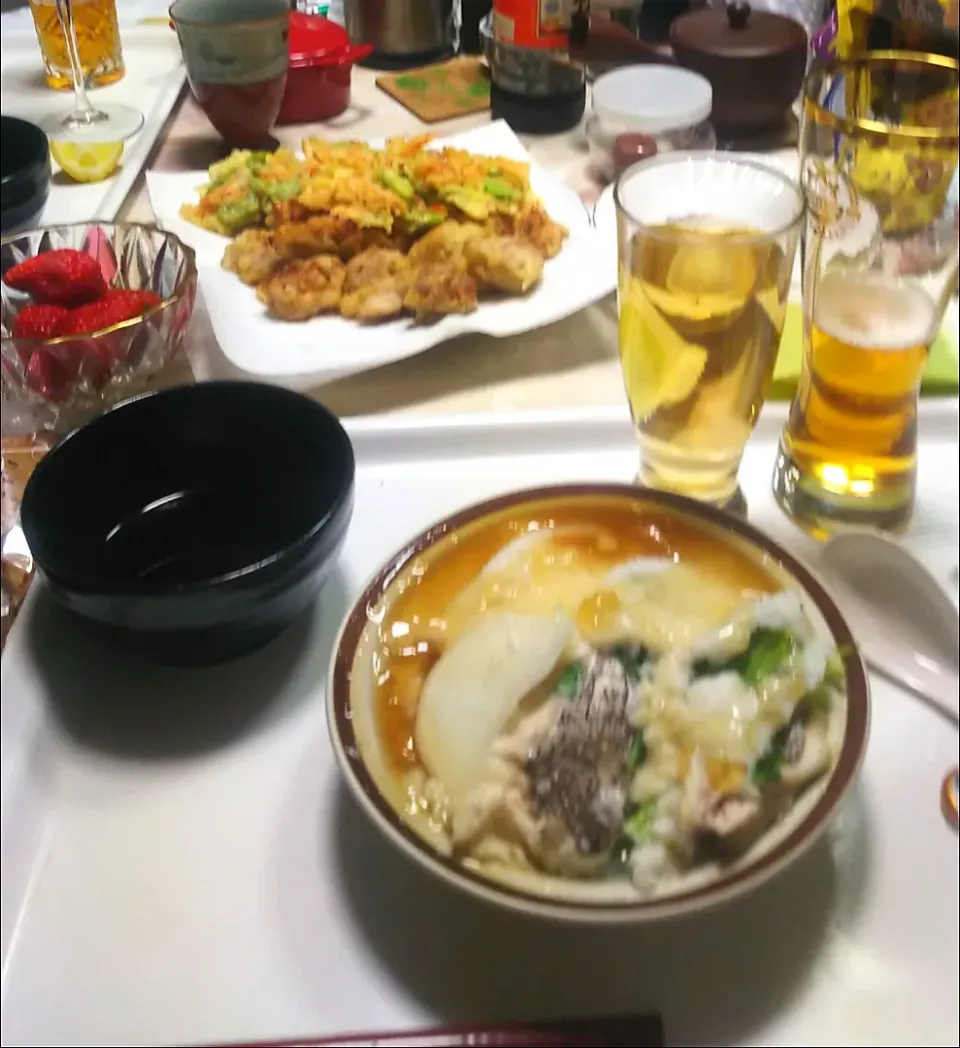 Snapdishの料理写真:4/1(月)夕食 鯛とカブのとろろ蒸し。とり天。そら豆と桜エビのかき揚げ。|へいちゃんさん