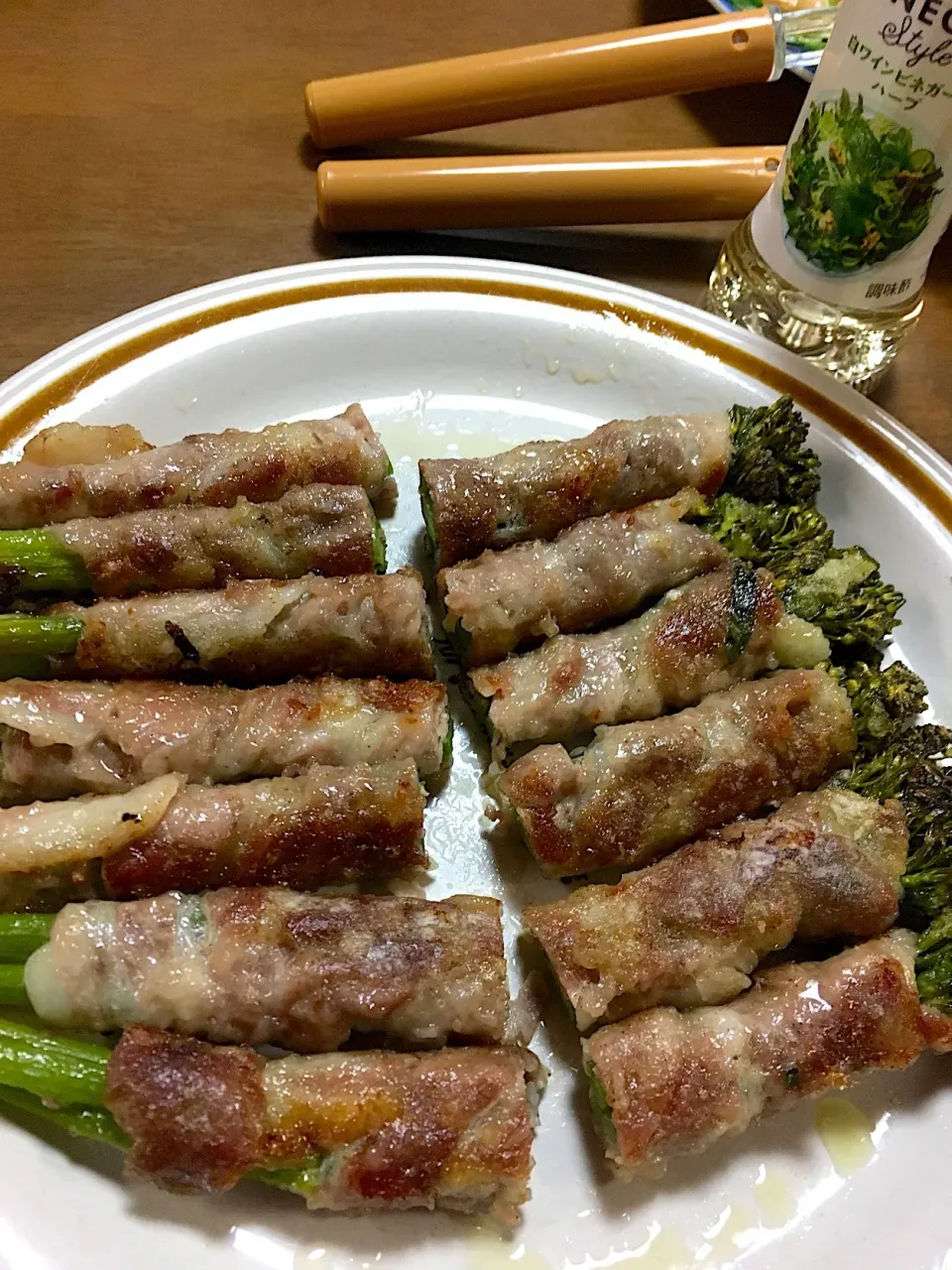 Snapdishの料理写真:菜花の豚肉巻き✨|みきさん