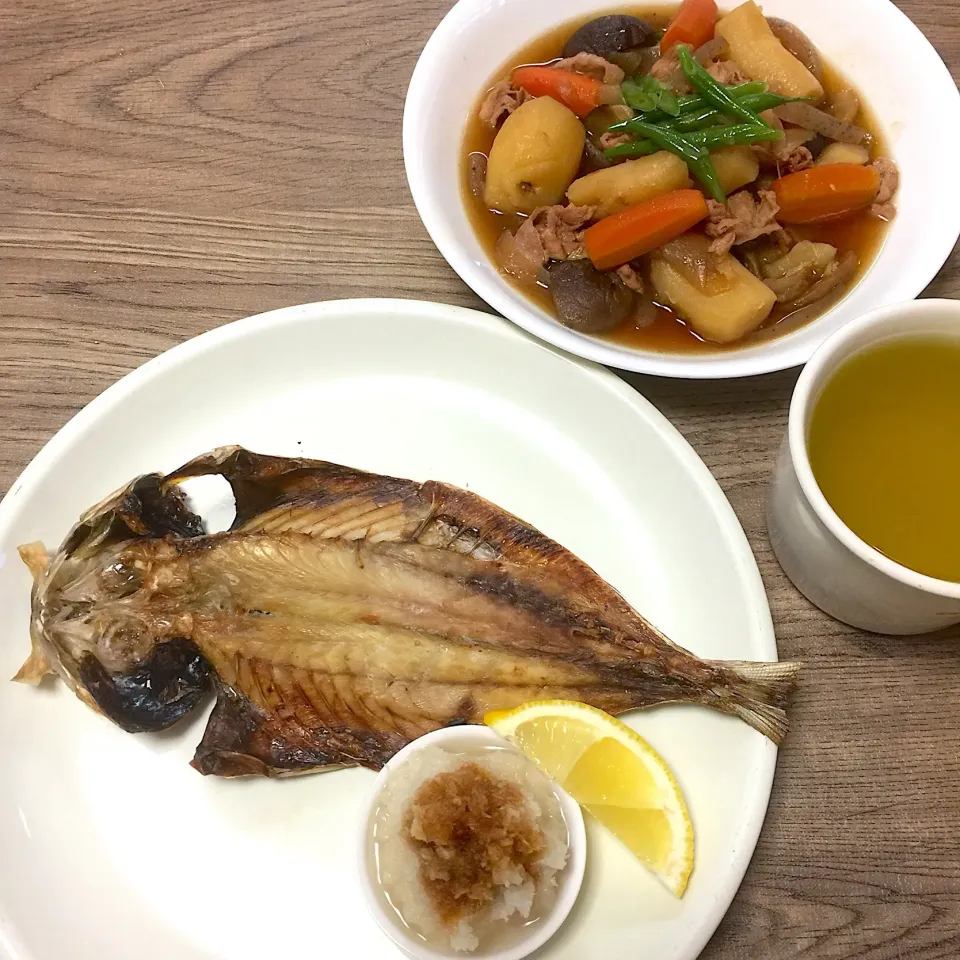 鯵の開きと肉じゃが|まみっこさん