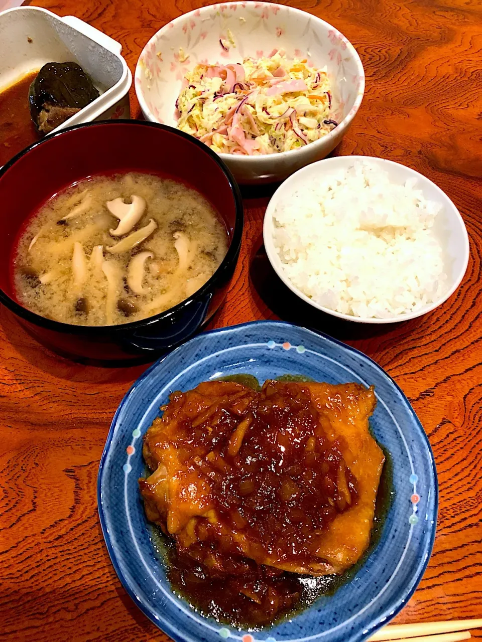 オニオンジンジャーチキン、きのこ汁😋|すかラインさん