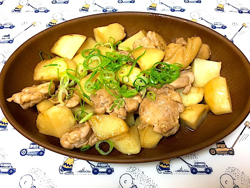 じゃがいもと鶏肉の甘辛炒め|ちひろさん