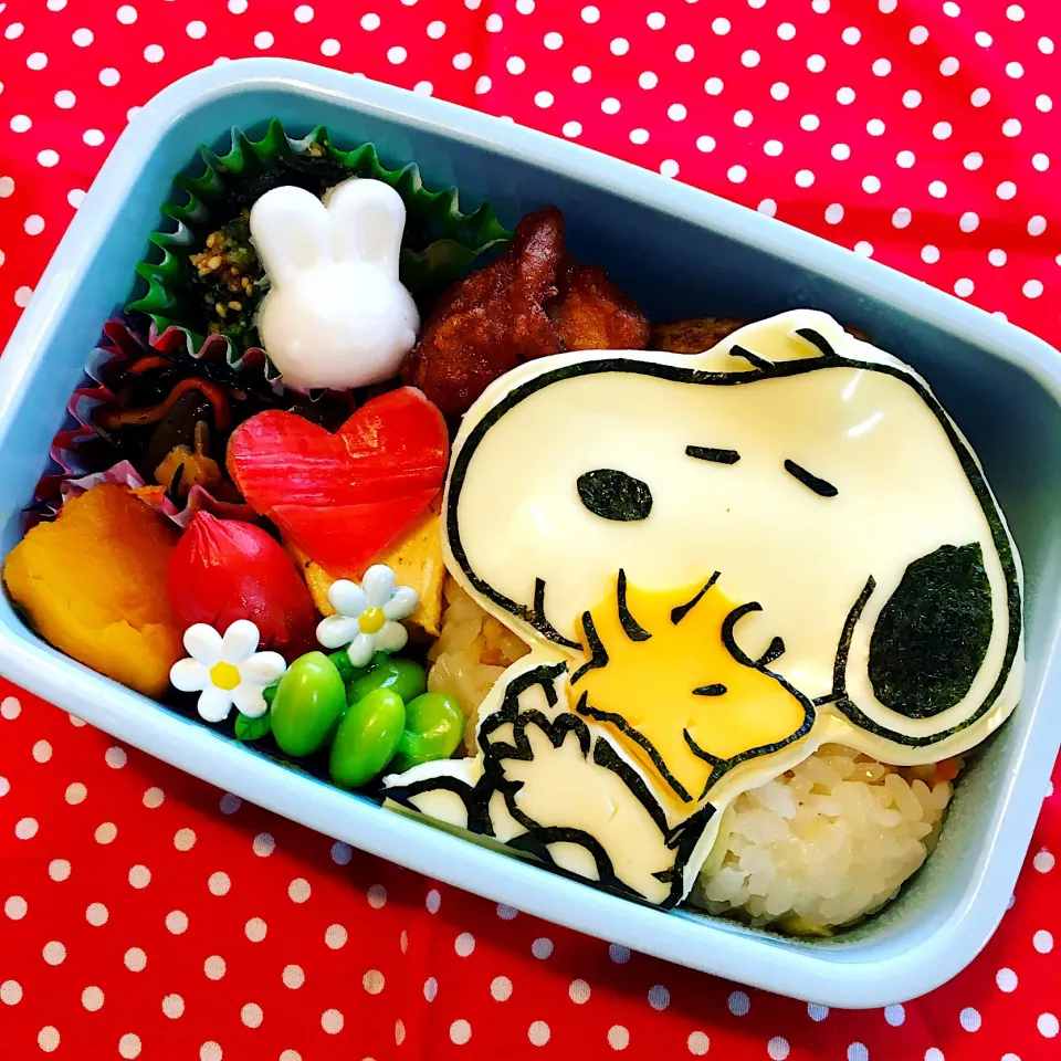 ハグ❤️スヌーピー 弁当😆💕
 #スヌーピー弁当 #キャラ弁 #お弁当記録 #学童弁当 #デコ弁  #お弁当作り楽しもう部  #yamasa_soy_sauce # #snapdish|yucchieさん