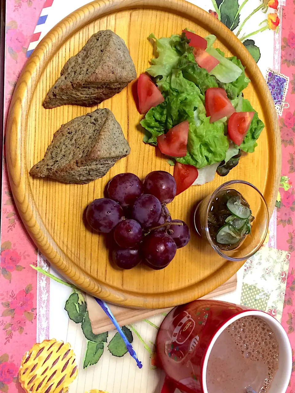 Snapdishの料理写真:#breakfast  #ワンプレート朝ごぱん  #朝ごぱん  #スコーン  #紅茶スコーン  #アールグレイスコーン|ゆぴさん