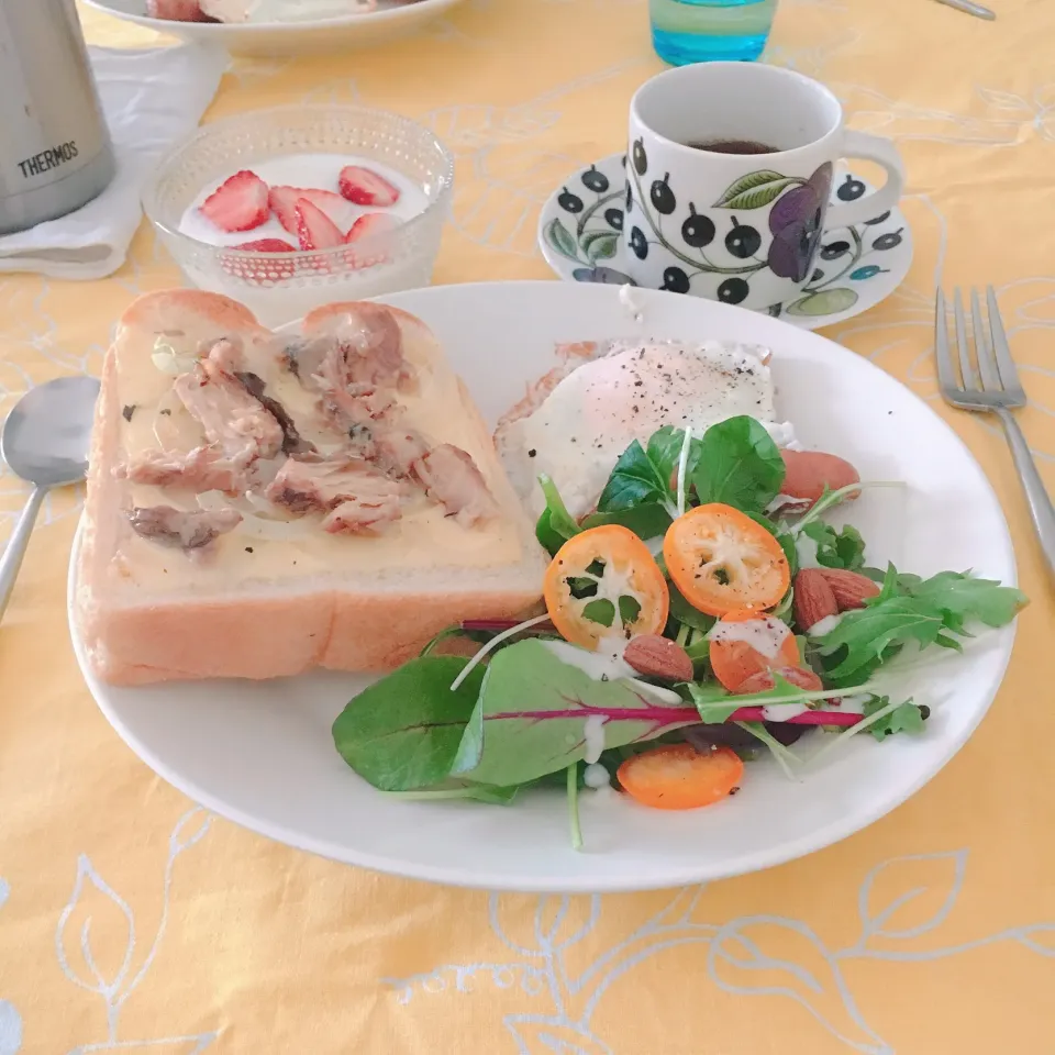 #鯖缶 と玉葱のマリネのチーズトーストで土曜日の #朝ごパン|gintanさん