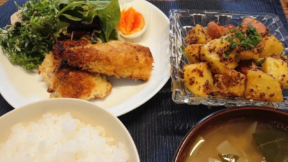 Snapdishの料理写真:4/2 アジフライ定食|くみけるさん