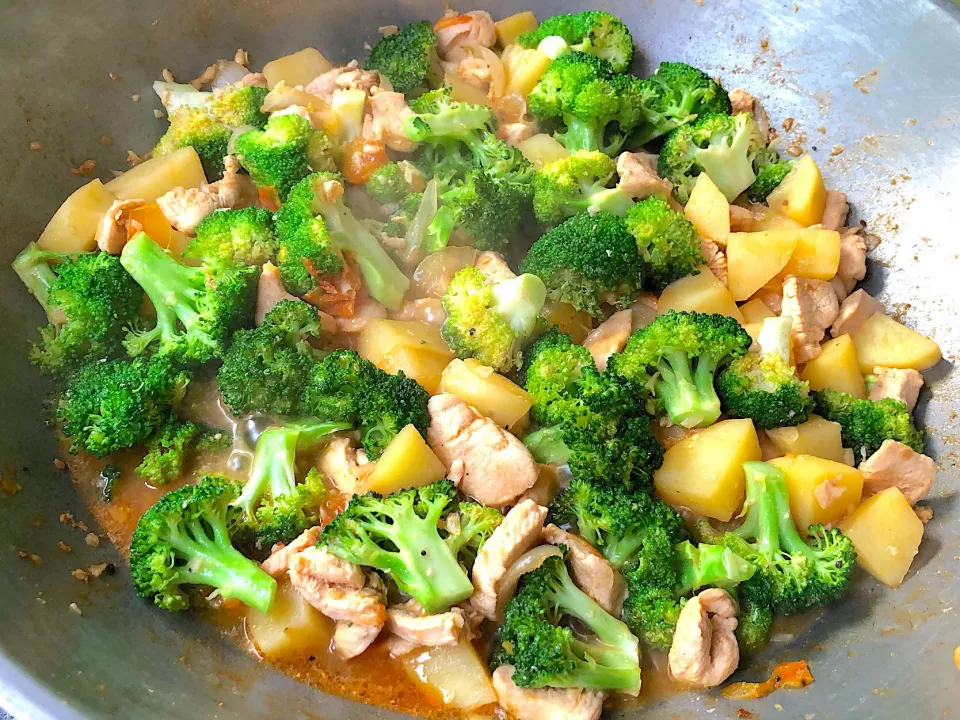 My Sautéed Chicken & Broccoli with Potatoes|Janeさん