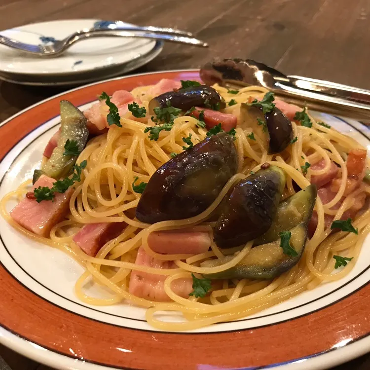 Snapdishの料理写真:kayoさんの料理 茄子とベーコンの和風スパゲティ|koji toyodaさん