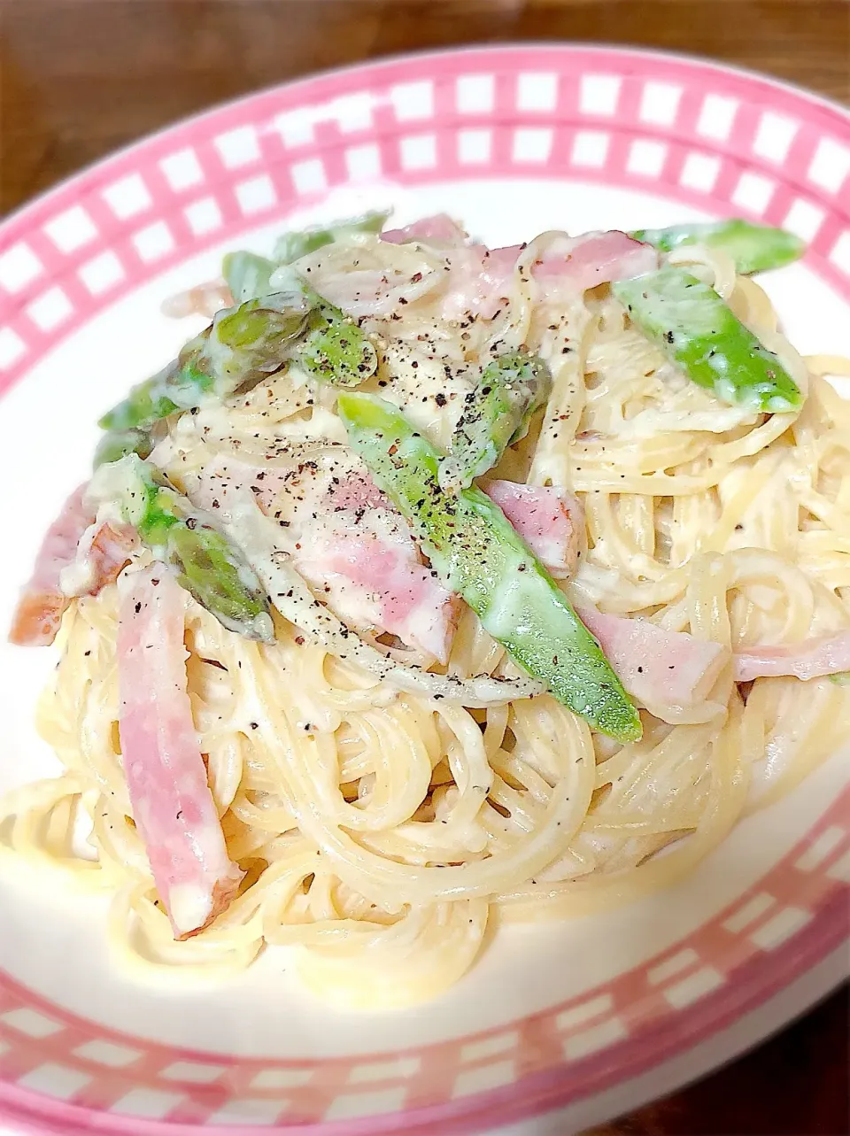 アスパラとベーコンのクリームパスタ|みなさん