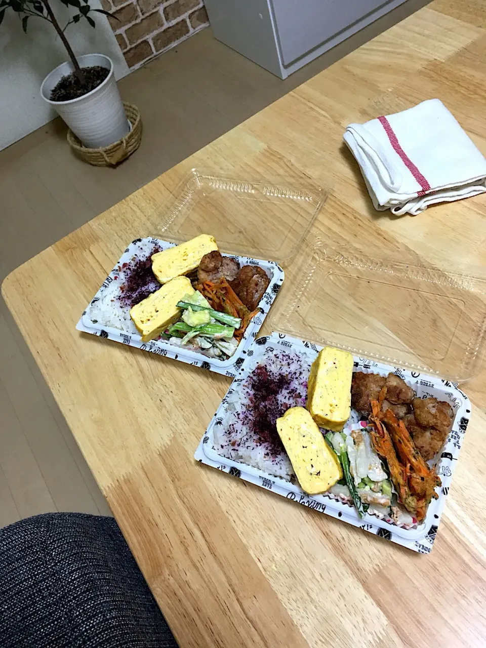 Snapdishの料理写真:先週の試合応援から揚げ弁当📣ｵﾂｶﾚｻﾏ━ﾟ+｡:.ﾟ(*´艸 ｀*)ﾟ.:｡+ﾟ━ｯ♪|さくたえさん