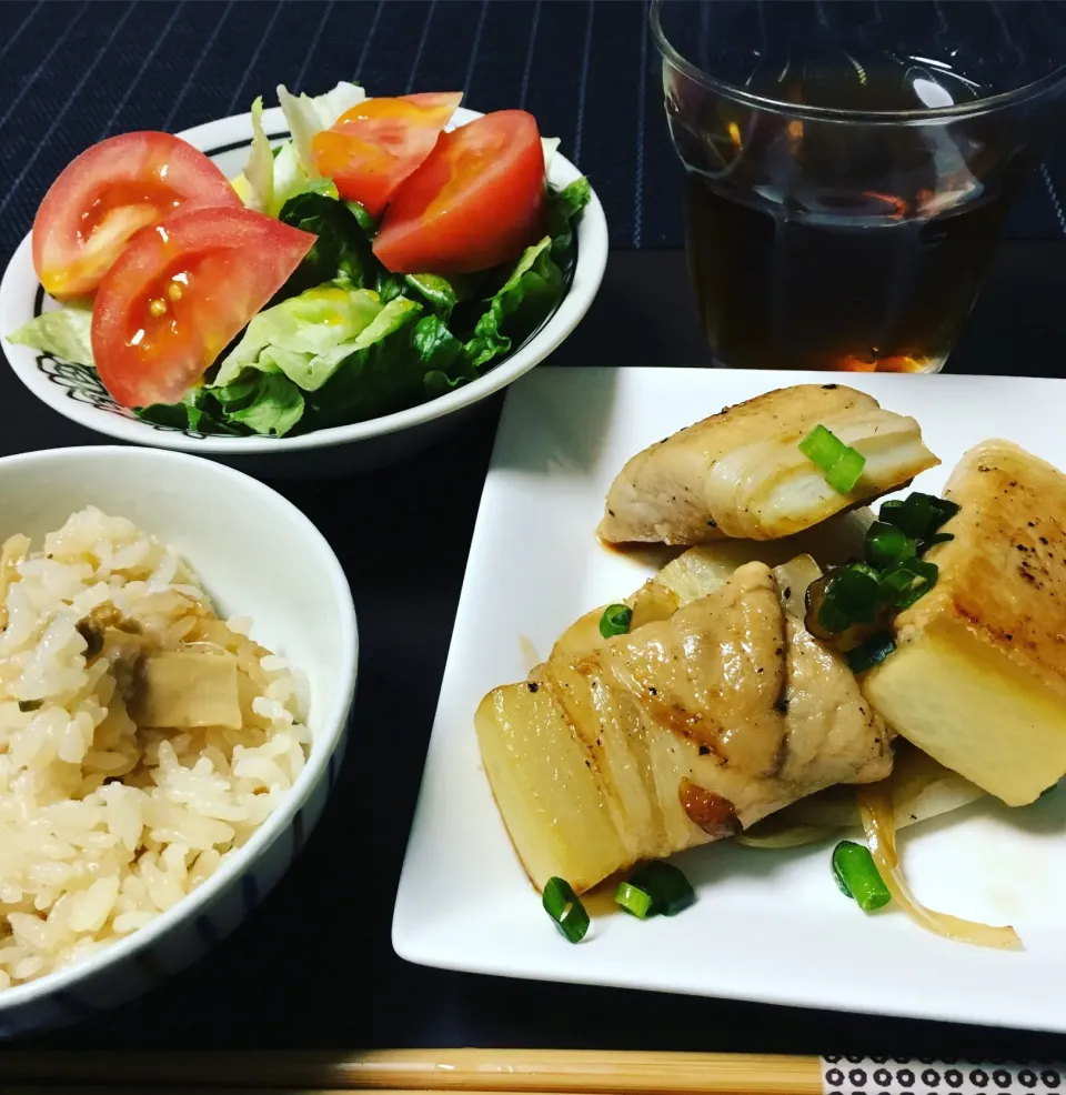 ・大根の豚肉巻き ・ロメインレタスサラダ ・炊き込みご飯(昨日の残り)|ちぐあささん