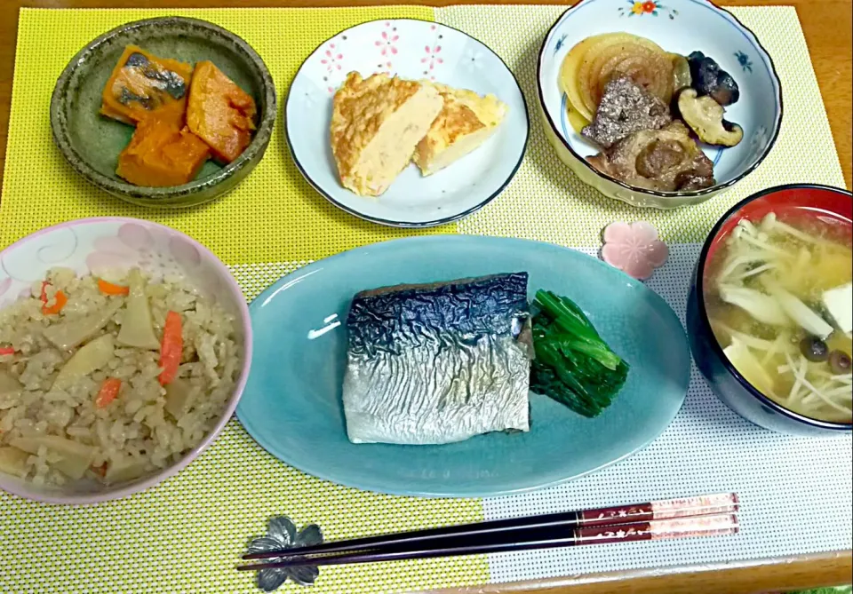 春爛漫🌸おかず寄せ集めで豪華晩ご飯🌃🍴🎵|とししいたけさん