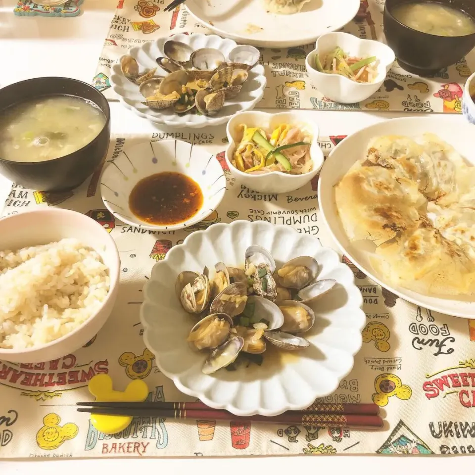 Snapdishの料理写真:#餃子  #あさりの酒蒸し  #はるさめサラダ 
今日は中華な夕御飯|Kuraraさん